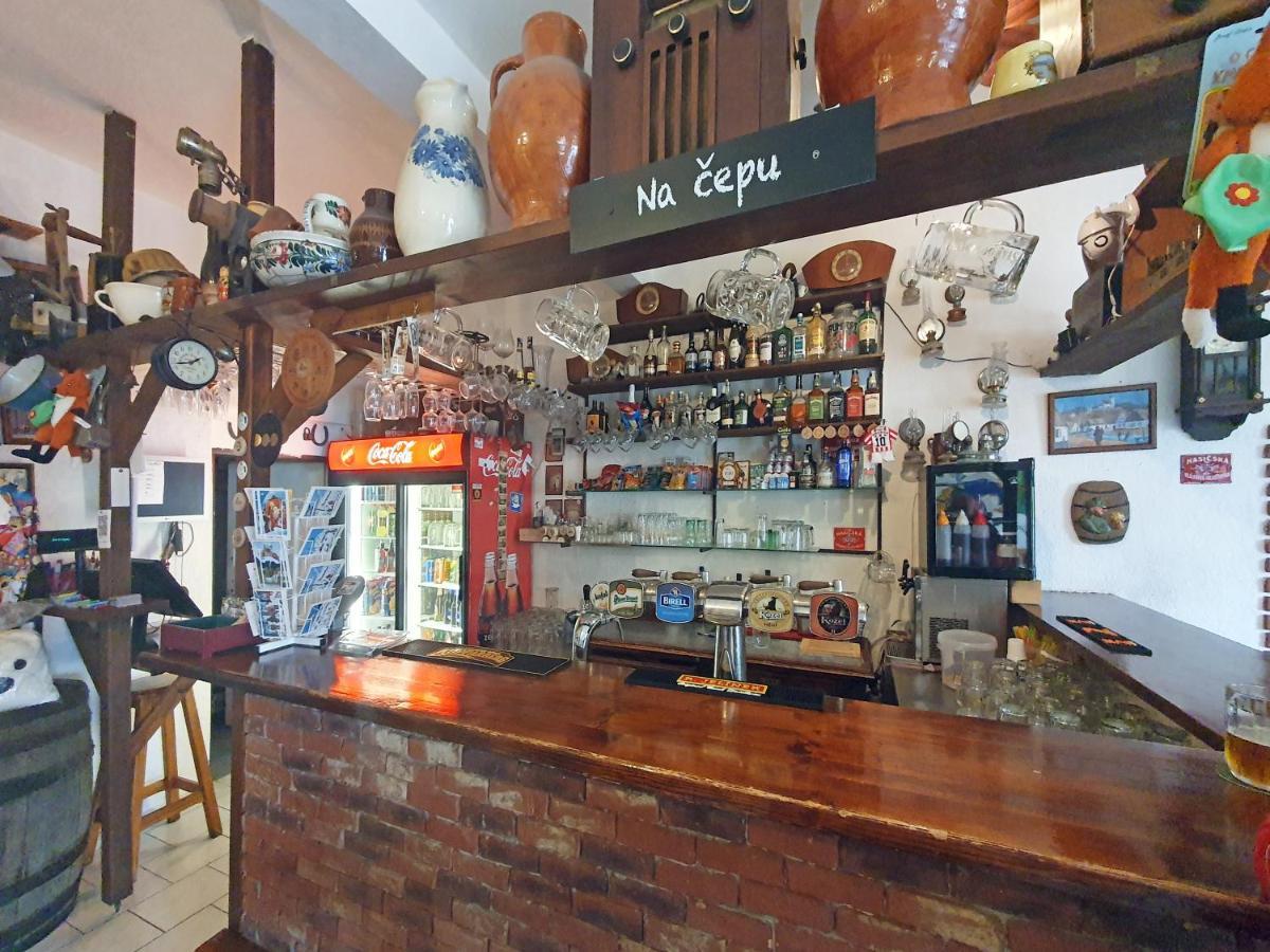 Hrusicka Restaurace A Penzion Hrusice 外观 照片