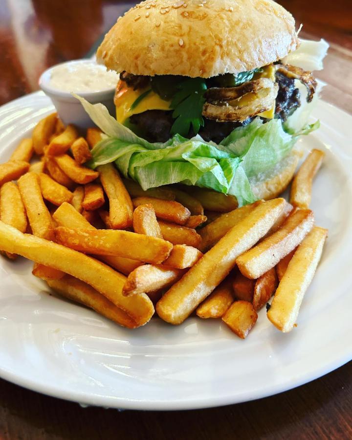 Hrusicka Restaurace A Penzion Hrusice 外观 照片