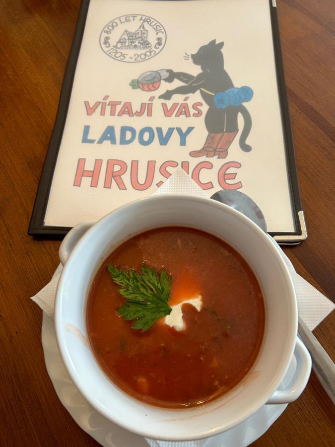 Hrusicka Restaurace A Penzion Hrusice 外观 照片